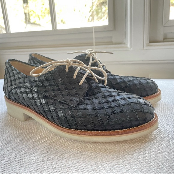 Paul Green Stylish Scalloped Leather Loafers! - Picture 7 of 9